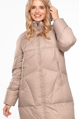 Ciepła beżowa kurtka z naturalnym wypełnieniem