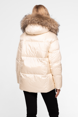 Puchowa wygodna kurtka z kapturem i futerkiem