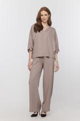 Przewiewna beżowa bluzka z tencelu  o luźnym kroju