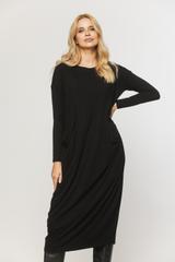 Luźna czarna sukienka z dużymi kieszeniami