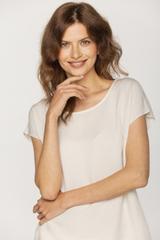 Luźna jasna bluzka z kimonowym rękawkiem