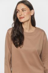 Mięsista bluzka o luźnym fasonie z dekoltem łódka