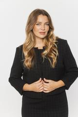 Minimalistyczny czarny żakiet z wyrazistą fakturą tkaniny