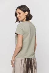 Oliwkowy bawełniany t-shirt z kieszonką