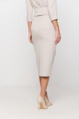 Ołówkowa spódnica za kolano z beżowej tkaniny