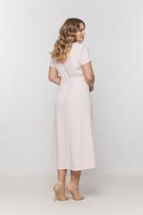 Pastelowa sukienka z paskiem i krótkim rękawem