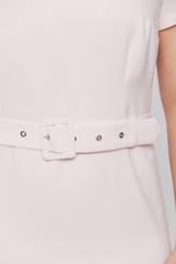 Pastelowa sukienka z paskiem i krótkim rękawem