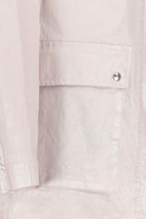 Jasno różowy płaszczyk z połyskującej tkaniny