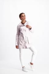 Jasno różowy płaszczyk z połyskującej tkaniny