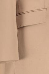 Płaszcz w karmelowym odcieniu