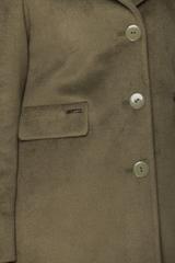 Oliwkowy płaszcz z alpaką i dużym kapturem