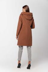 Brązowy płaszcz z alpaką i dużym kapturem