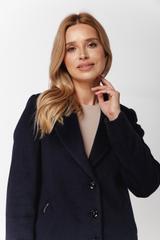 Granatowy wełniany płaszcz w klasycznej formie