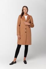 Biszkoptowy wełniany płaszcz w klasycznej formie