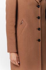 Jasnobrązowy wełniany płaszcz w klasycznej formie