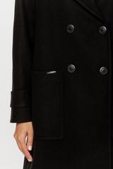 Długi czarny płaszcz o szerokim prostym kroju