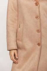 Ponadczasowy długi kożuszek z kapturem w kolorze biszkoptowym