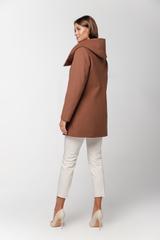 Karmelowy ocieplany płaszcz ze stójką i  kapturem