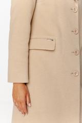 Wełniany beżowy płaszcz z patkami i zapięciem na guziki