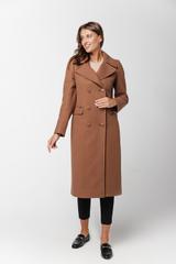 Zimowy karmelowy płaszcz z dużym wykładanym kołnierzem