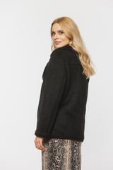 Czarny krótki kożuszek z wykładanym kołnierzem