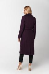 Płaszcz śliwkowy z paskiem i dużymi kieszeniami