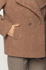 Jasnobrązowy modny płaszczyk damski typu miś