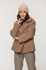 Jasnobrązowy modny płaszczyk damski typu miś