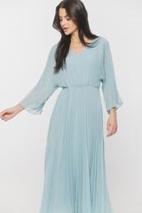 Plisowana sukienka w kolorze pastelowej mięty