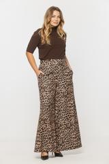 Półgolf z brązowej jednolitej dzianiny wiskozowej