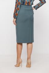 Prosta spódnica za kolano w odcieniu szałwiowym z rozporkiem