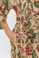 Prosta sukienka z rękawem nietoperz i marszczeniem w talii