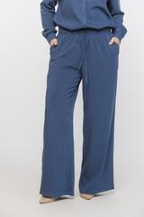 Proste luźne spodnie na lato w kolorze denim