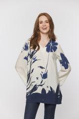 Przewiewna bluzka ecu w granatowe kwiaty