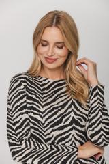 Pudełkowa bluzka z grubej mięsistej dzianiny o wzorze zebry