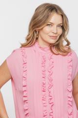 Różowa wizytowa bluzka z falbankami i stójką