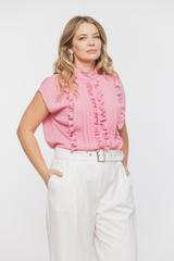 Różowa wizytowa bluzka z falbankami i stójką