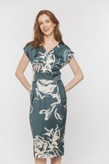 Satin formal dress that accentuates the waist