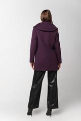 Śliwkowy ocieplany płaszcz ze stójką i  kapturem