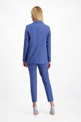 Niebieskie spodnie o ponadczasowym kroju