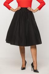 Stylowa czarna spódnica pin up z warstwą tiulu