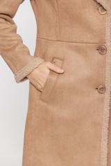 Stylowy kożuszek z kołnierzem i zapięciem na guziki