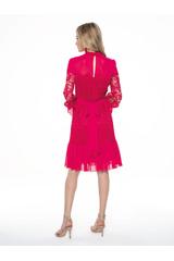 Bogato zdobiona koronkowa sukienka