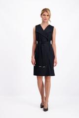 Grafitowa sukienka w delikatne paski