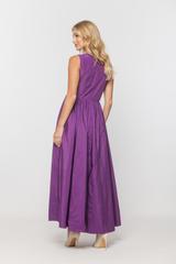 Sukienka maxi w odcieniu fioletu z drapowaną górą