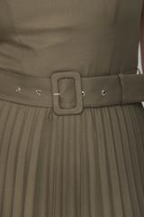 Sukienka solejka z paskiem w kolorze oliwkowym