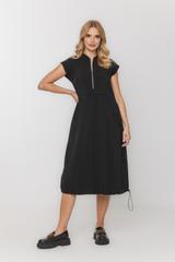 Sukienka z czarnej kreszowanej tkaniny z kieszeniami