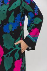 Sukienka z odcięciem pod biustem i rozszerzanym rękawem