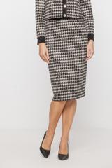 Sweterkowa spódnica za kolano w pepitkę