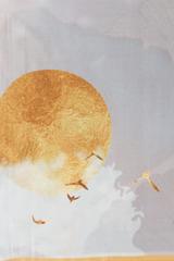 Jedwabna apaszka z ze złotym akcentem